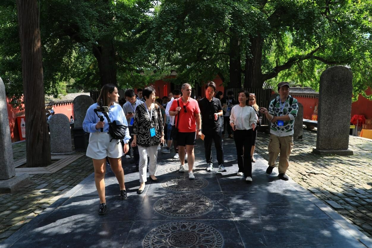 Yellow River Tour for International Media in China's Zhengzhou Promotes Cross-Cultural Exchanges