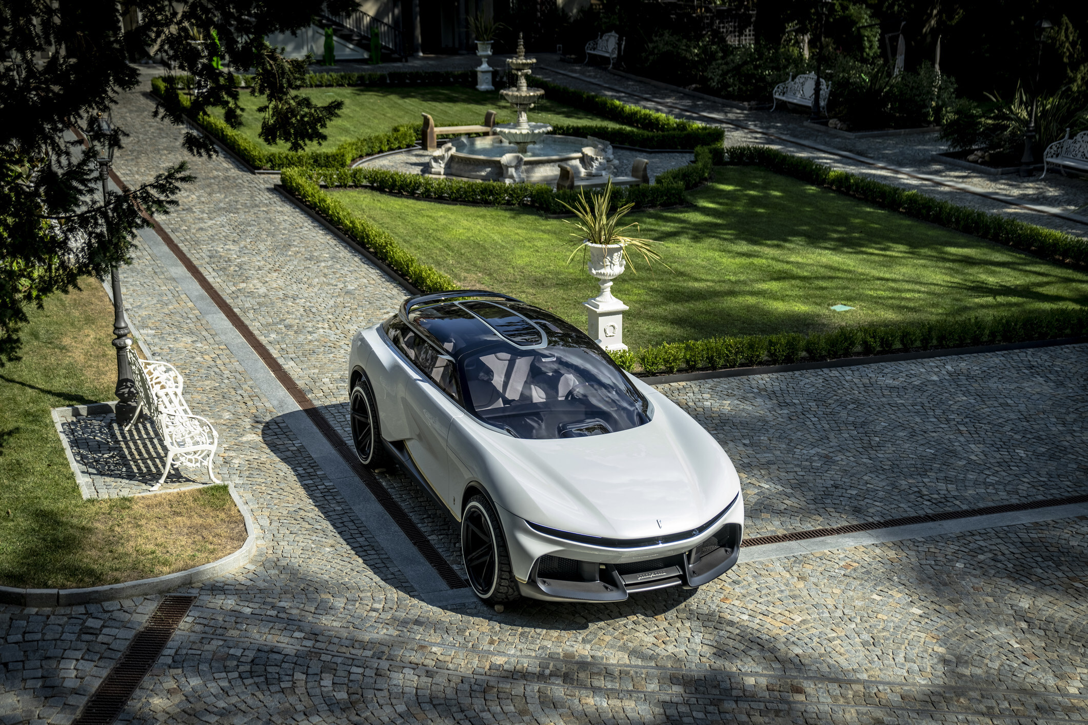 AUTOMOBILI PININFARINA PURA VISION MAKES EUROPEAN DEBUT AT 2024 CONCORSO D'ELEGANZA VILLA D'ESTE