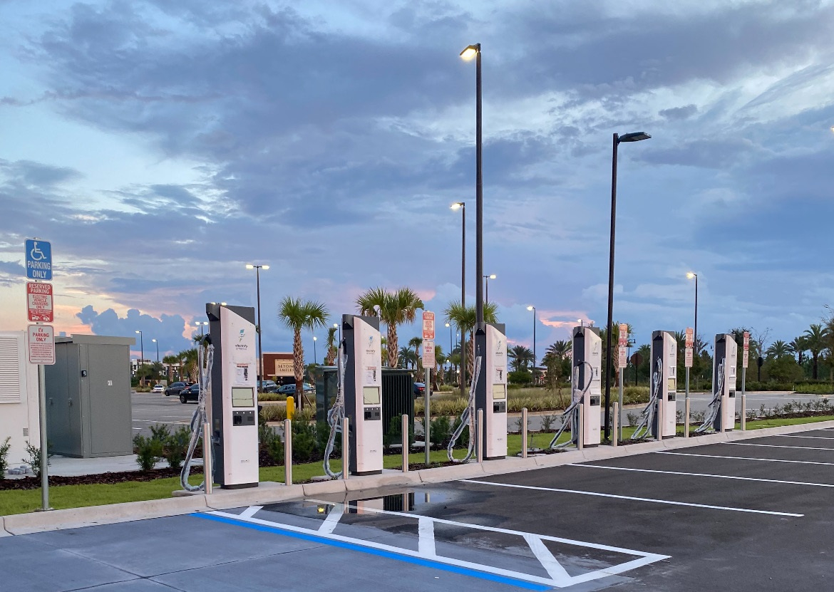 Fifth Third Lights Up Hyper-Fast Electric Vehicle Chargers at Florida Branch