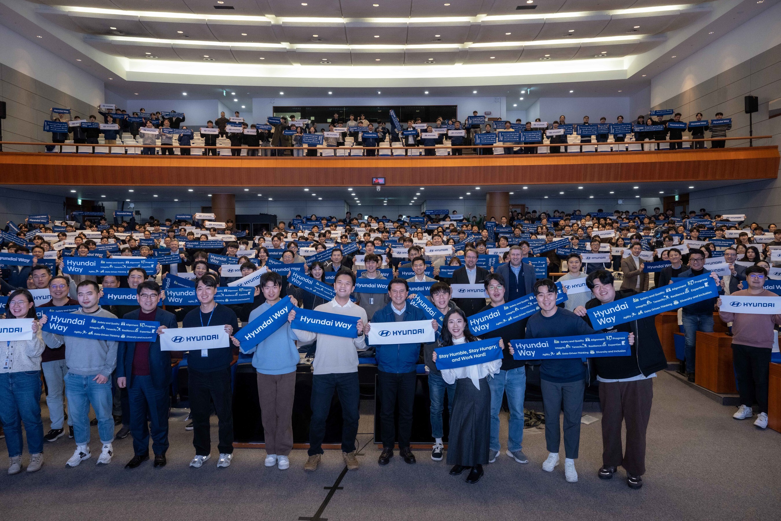 Hyundai Motor Company President and CEO José Muñoz Holds Town Hall with Employees at Namyang R&D Center, Underscoring Commitment to Quality and Customer Service