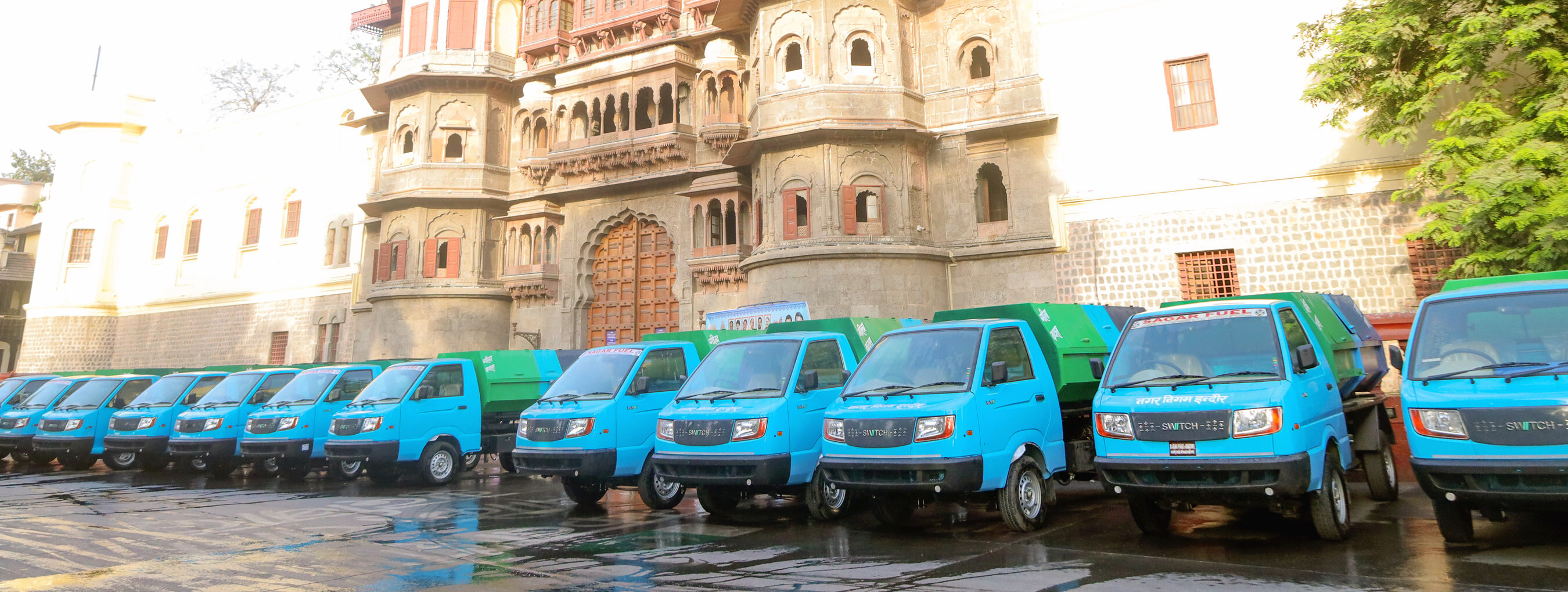 SWITCH Mobility Flags Off 100 SWITCH IeV3 for Waste Management to Indore, boosting city's sustainability efforts